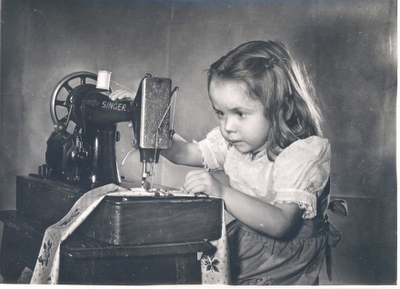 girl-sewing